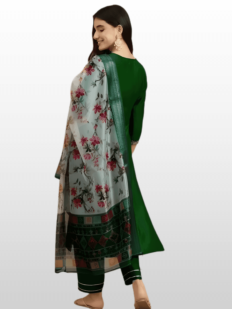 Emerald Green Rayon Ensemble with Silver Floral Dupatta thumbnail 3